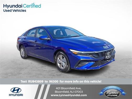 2024 Hyundai ELANTRA SE