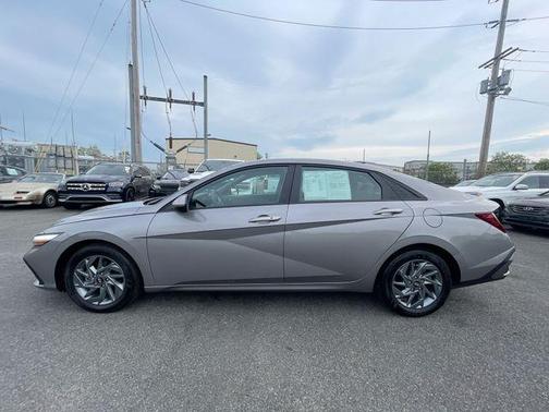 Metal 2024 Hyundai ELANTRA SEL