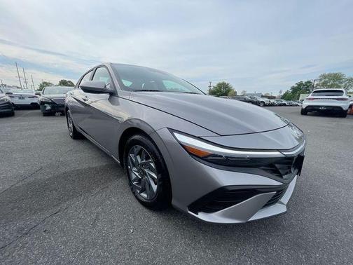 Metal 2024 Hyundai ELANTRA SEL
