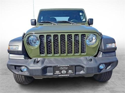 2022 Jeep Gladiator Sport