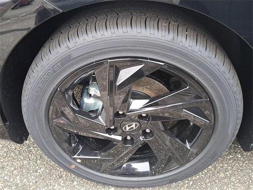 2026 Hyundai ELANTRA SEL