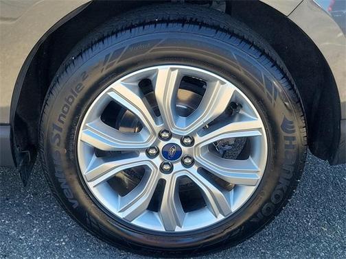 2020 Ford Edge Titanium
