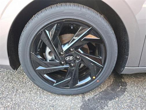 2026 Hyundai ELANTRA SEL