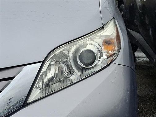 2016 Toyota Sienna XLE
