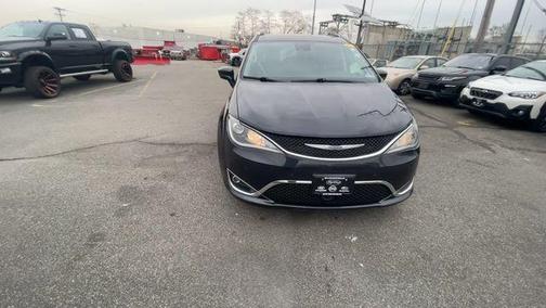 2019 Chrysler Pacifica Touring-L