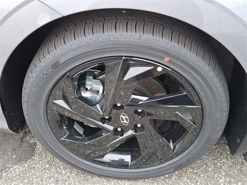 2026 Hyundai ELANTRA SEL