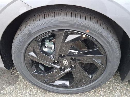 2026 Hyundai ELANTRA SEL