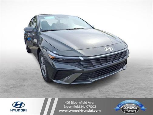 2025 Hyundai ELANTRA SE