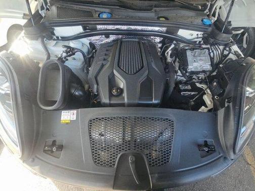 2022 Porsche Macan Base