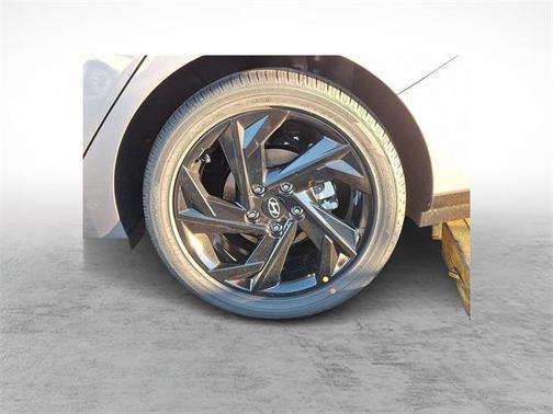 2026 Hyundai ELANTRA SEL