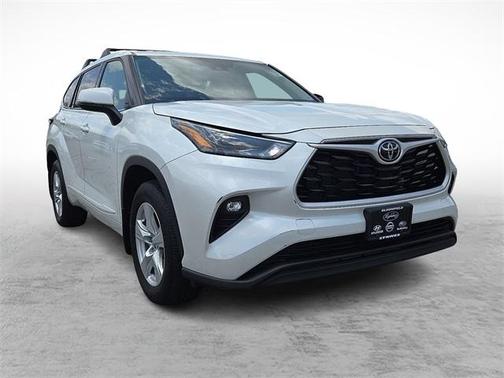 2022 Toyota Highlander LE
