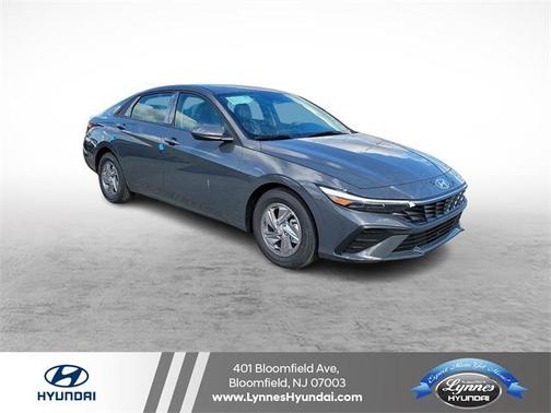 2025 Hyundai ELANTRA SE