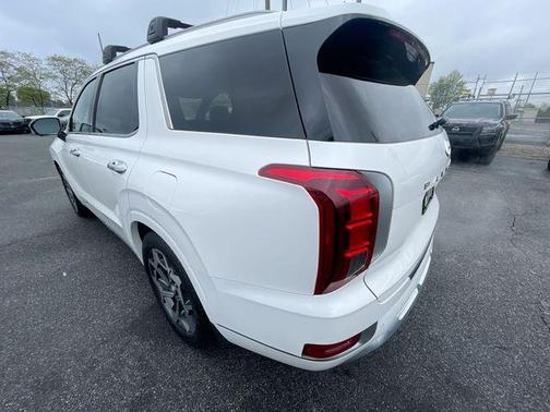White 2022 Hyundai PALISADE Calligraphy
