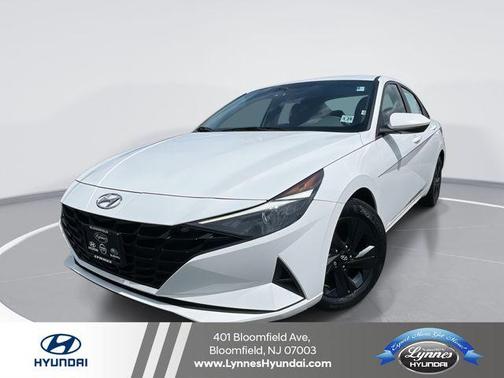 White Pearl 2023 Hyundai ELANTRA SEL