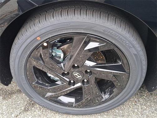 2026 Hyundai ELANTRA SEL