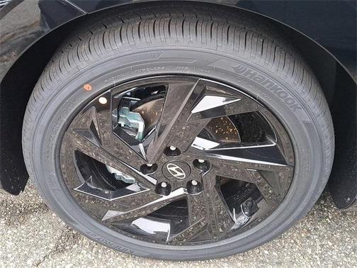 2026 Hyundai ELANTRA SEL