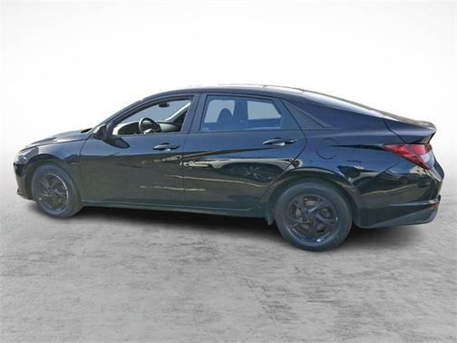 2021 Hyundai ELANTRA SE