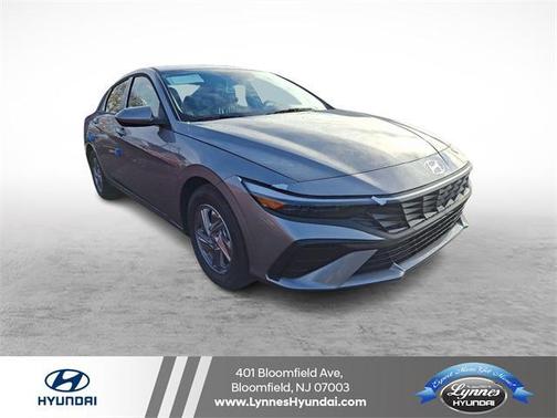 2025 Hyundai ELANTRA SE