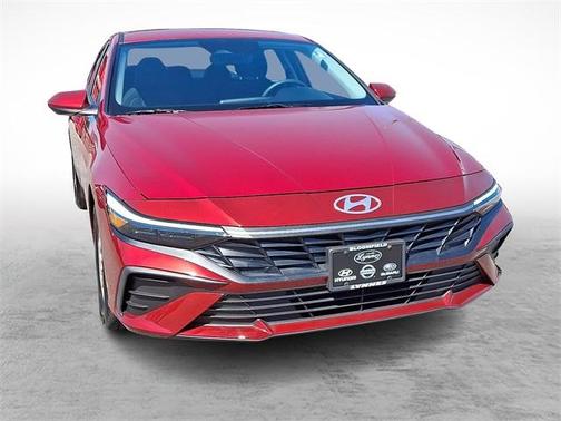 2024 Hyundai ELANTRA SE