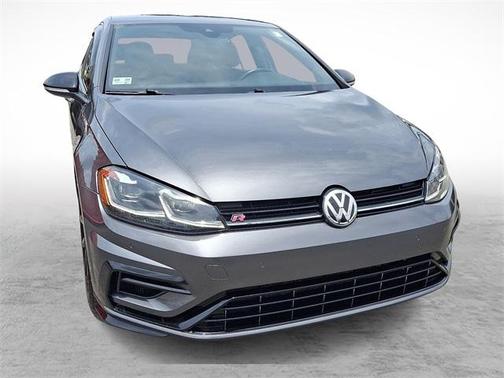 2018 Volkswagen Golf R 2.0T w/DCC & Navigation