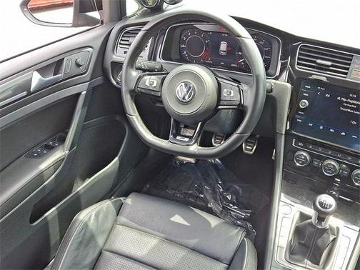 2018 Volkswagen Golf R 2.0T w/DCC & Navigation