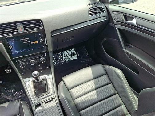 2018 Volkswagen Golf R 2.0T w/DCC & Navigation