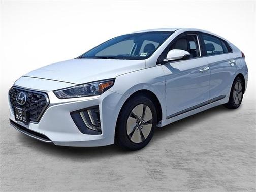 2022 Hyundai IONIQ Hybrid SE