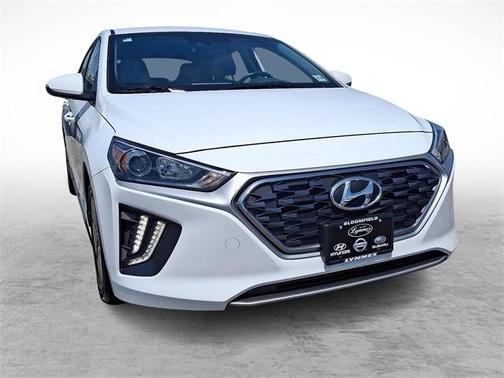 2022 Hyundai IONIQ Hybrid SE