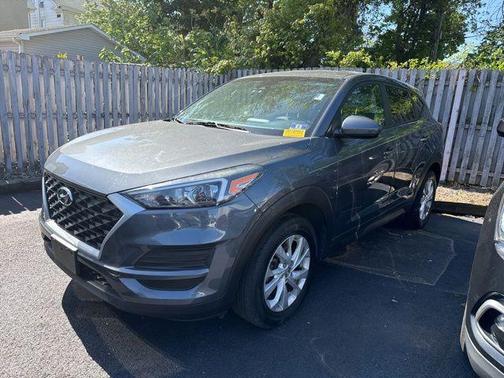 Gray 2019 Hyundai TUCSON SE