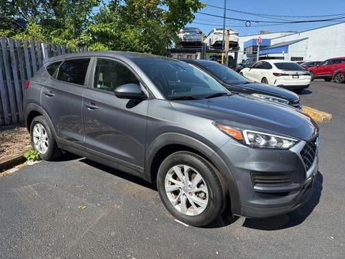 Gray 2019 Hyundai TUCSON SE