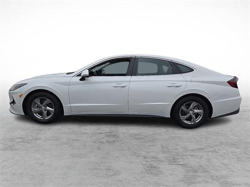 2022 Hyundai SONATA SE