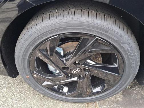 2026 Hyundai ELANTRA SEL