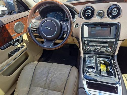 2016 Jaguar XJ XJ R-Sport