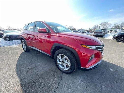 2022 Hyundai TUCSON SE