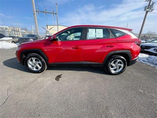 2022 Hyundai TUCSON SE