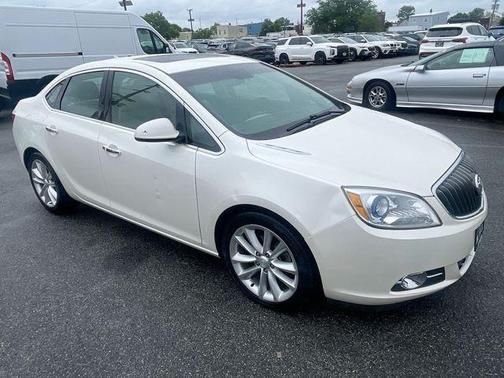 White Diamond Clearcoat 2012 Buick Verano Leather