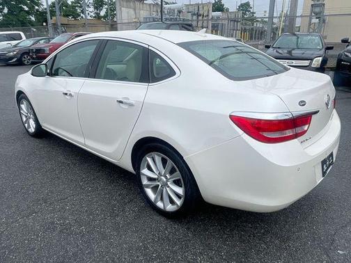 White Diamond Clearcoat 2012 Buick Verano Leather