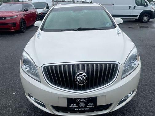 White Diamond Clearcoat 2012 Buick Verano Leather