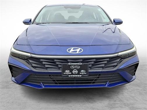 2025 Hyundai ELANTRA SE