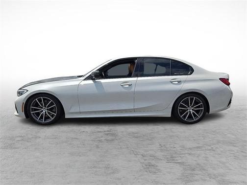 2022 BMW 330 i xDrive
