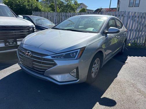 Silver 2020 Hyundai ELANTRA SE