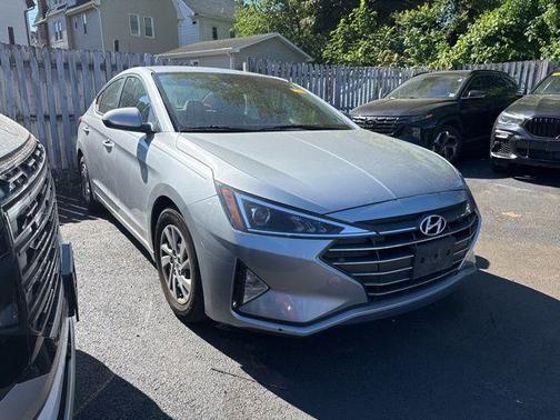 Silver 2020 Hyundai ELANTRA SE