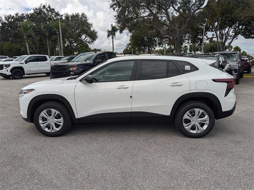 2025 Chevrolet Trax LS