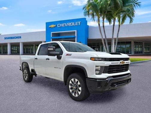 Summit White 2026 Chevrolet Silverado 2500 Custom