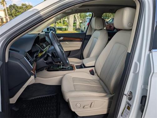 2022 Audi Q5 45 S line quattro Premium