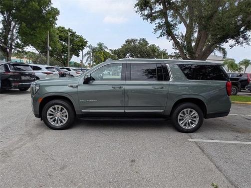 2023 GMC Yukon XL SLT