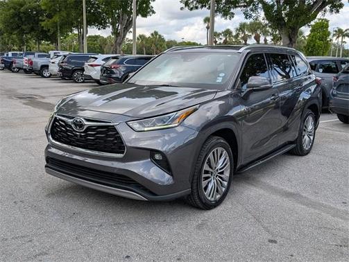 2022 Toyota Highlander Platinum