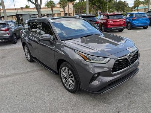 2022 Toyota Highlander Platinum
