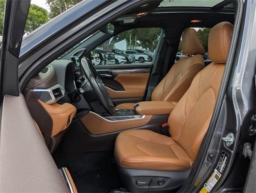 2022 Toyota Highlander Platinum