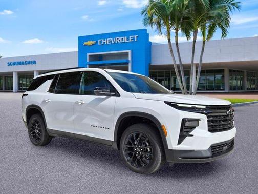 Summit White 2026 Chevrolet Traverse LT
